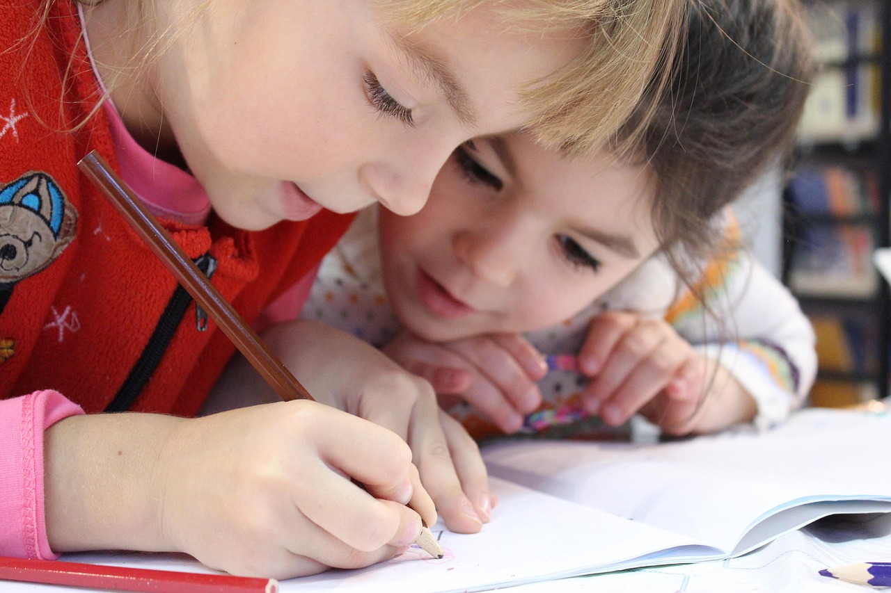 Pari opportunità, a Villa Altieri i disegni di bambine e bambini