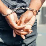 Droga e pistola nascoste in auto: due arresti della Polizia a Primavalle