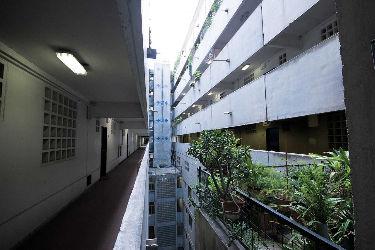 Corviale, blitz nel “serpentone”: sequestri, abusi e spazi comuni sottratti ai residenti