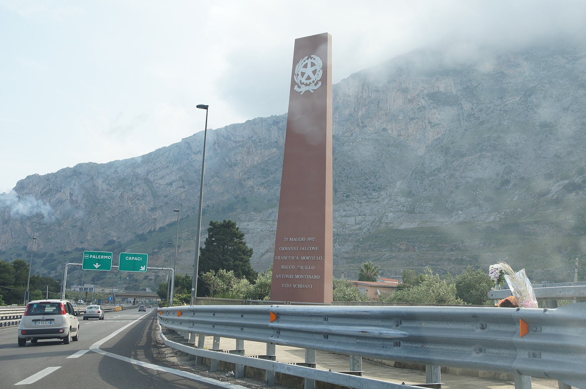 Capaci, l’olio del Giardino della Memoria diventa simbolo di fede e impegno civile
